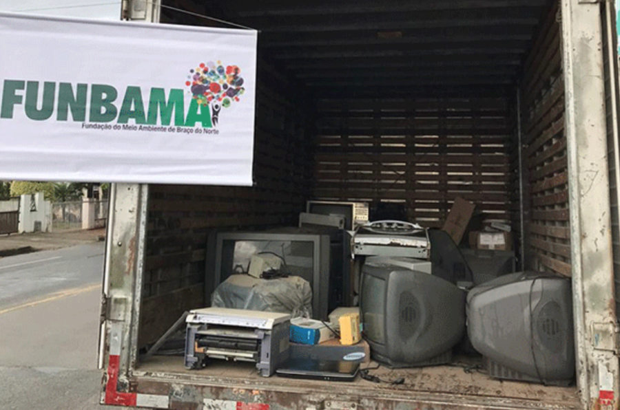 Braço do Norte promove coleta de lixo eletrônico e óleo de cozinha no Dia Mundial da Reciclagem